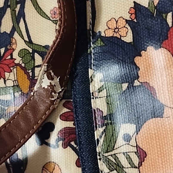 🎈5/$15 Bundle 🎈Sakroots Floral Purse - Cream and Red - Picture 3 of 5